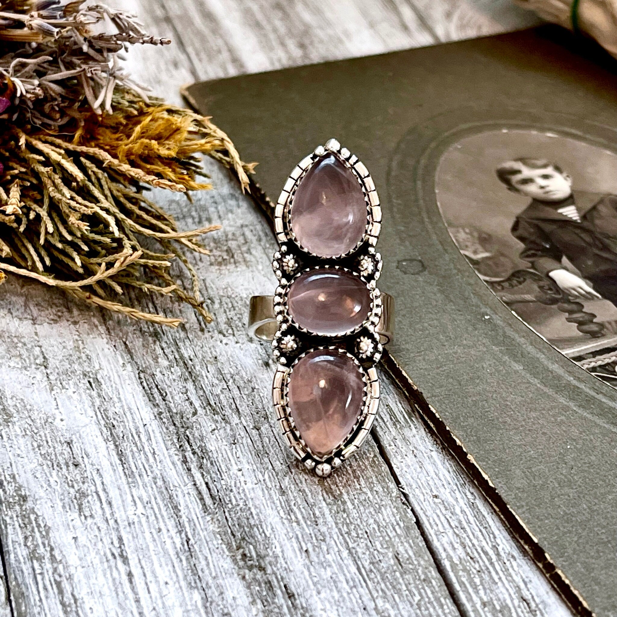 Lab Pink Sapphire Onyx Three Stone Trellis ring - 14K Rose Gold |JewelsForMe