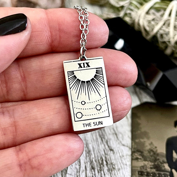 Valentine's Day Gift , Tarot Card Necklace , La Luna linerworks Design  Sparkle Tarot Card With Round Moon Stone Sterling Silver Necklace - Etsy  India